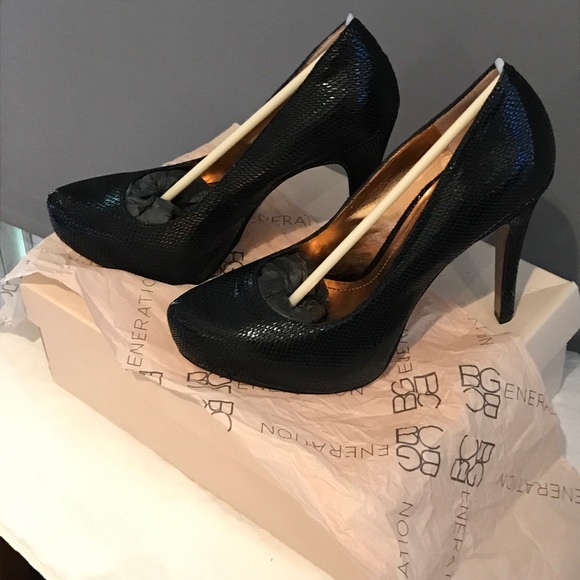 BCBGeneration Parade Platform Pumps Black - Picture 3 of 5