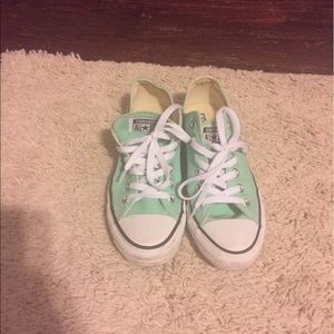 Women's mint green converse size 7