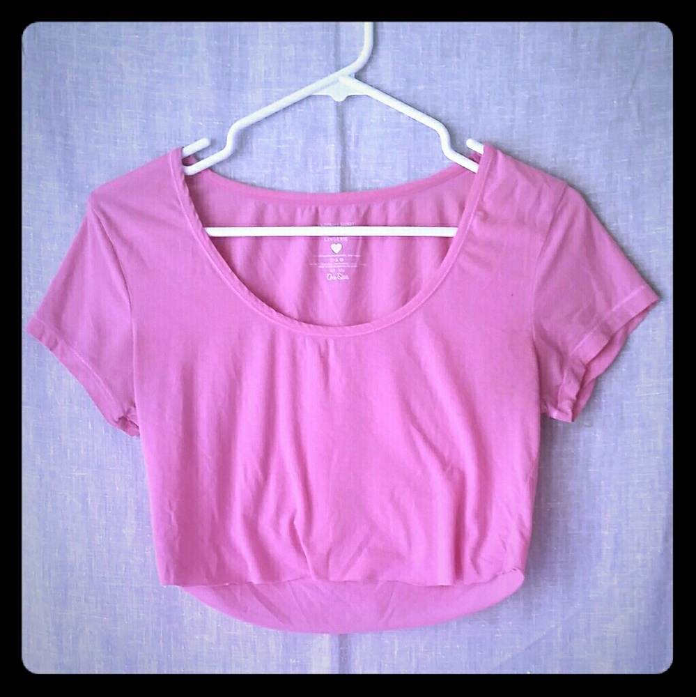 A short sleeve crop top