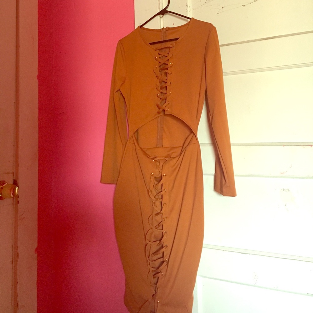 Sexy lace up long sleeve midi dress