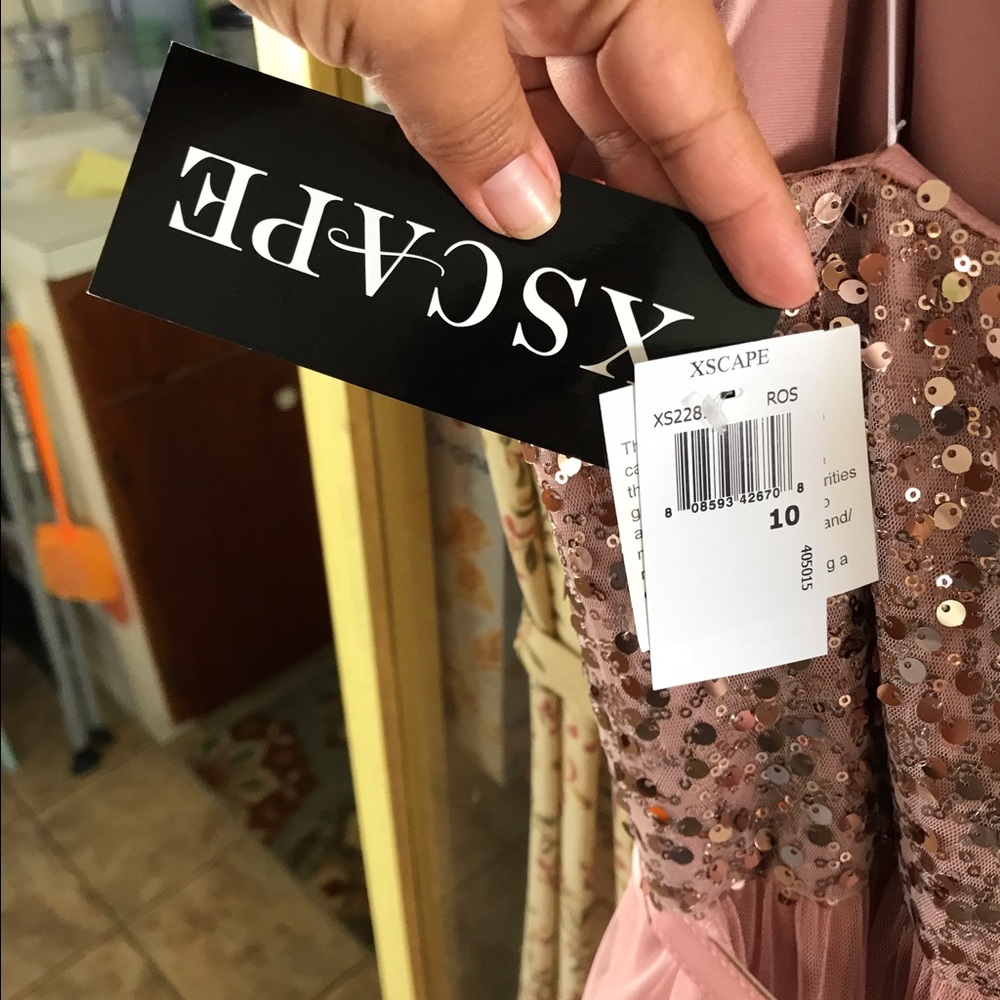 Xscape Dress - Picture 3 of 4