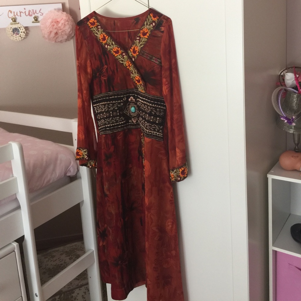 Pakistani Indian 3 piece outfit. Shalwar Kameez