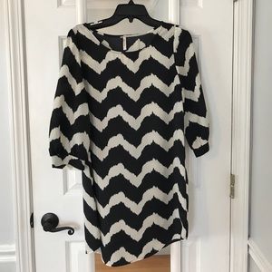 Black and white tunic dress/top