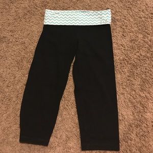 PINK Victoria's Secret Crop Leggings