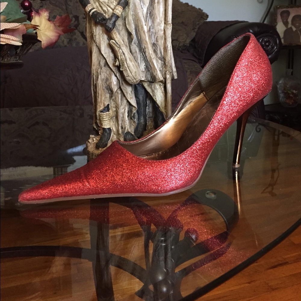 Pointed Toe Glitter Pumps