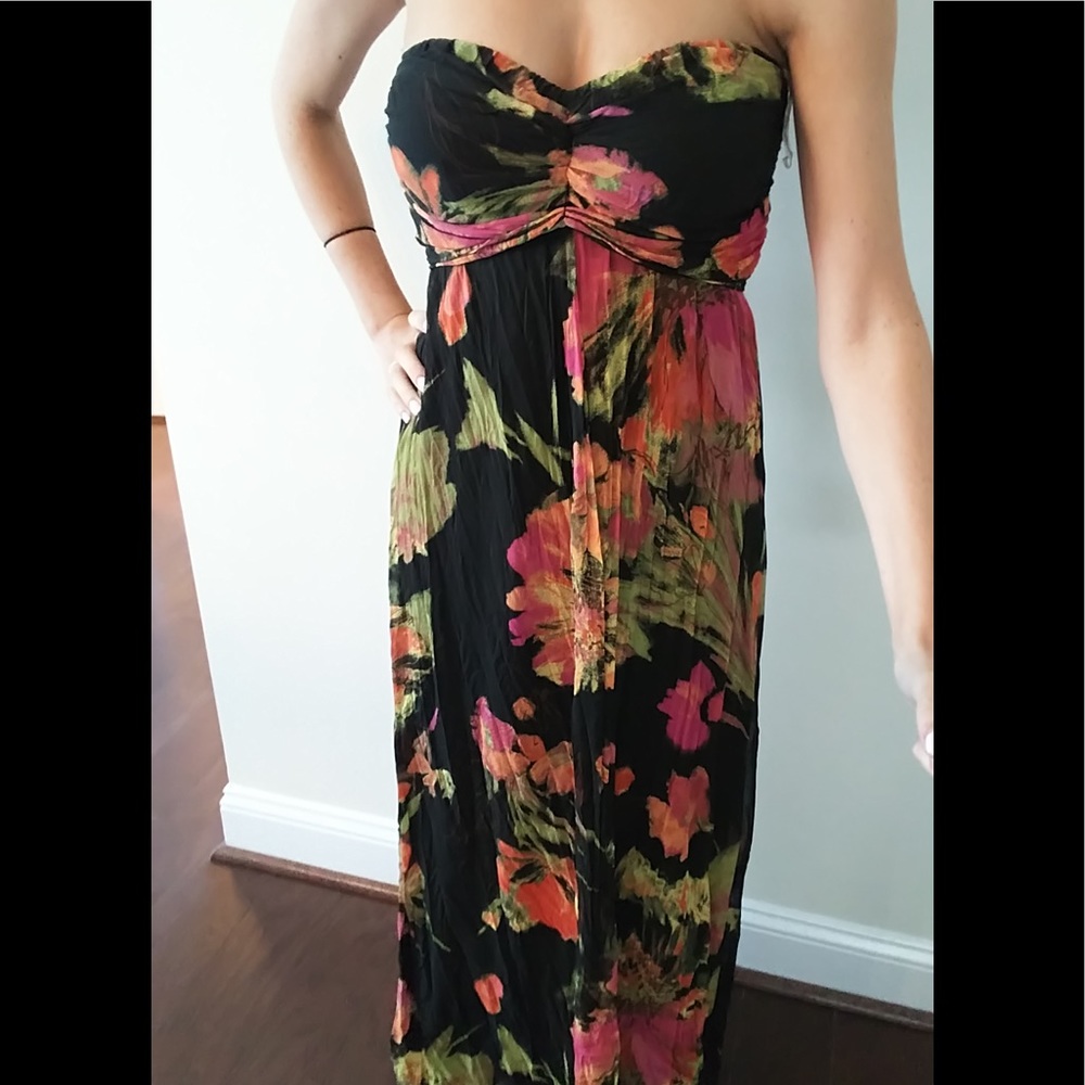 🐯 2 for $20! Floral strapless maxi dress