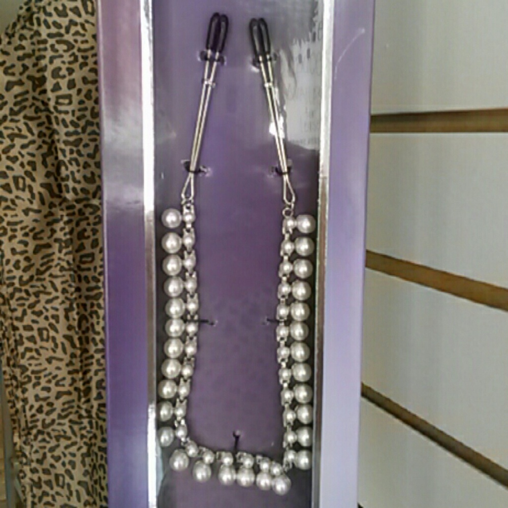 NWT pearl chain nipple clips. No piercing