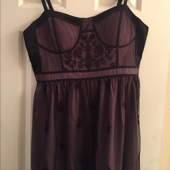 Purple and black lace embroidered dress - Picture 2 of 6