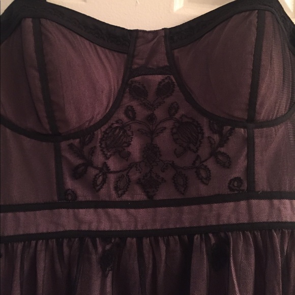Purple and black lace embroidered dress - Picture 3 of 6