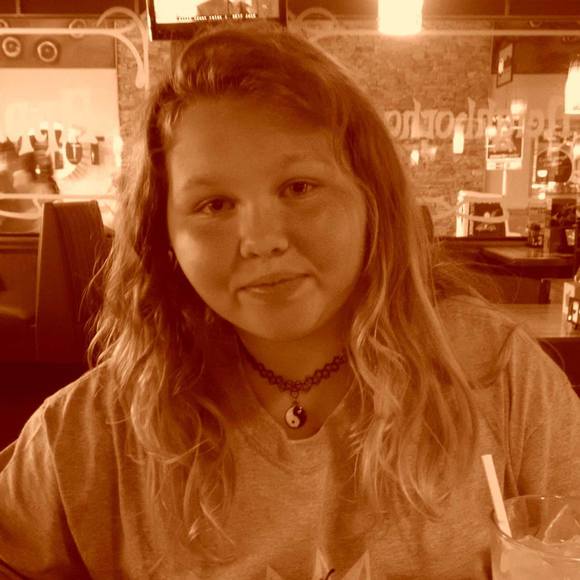 Meet your Posher, Abigail - Picture 1 of 1