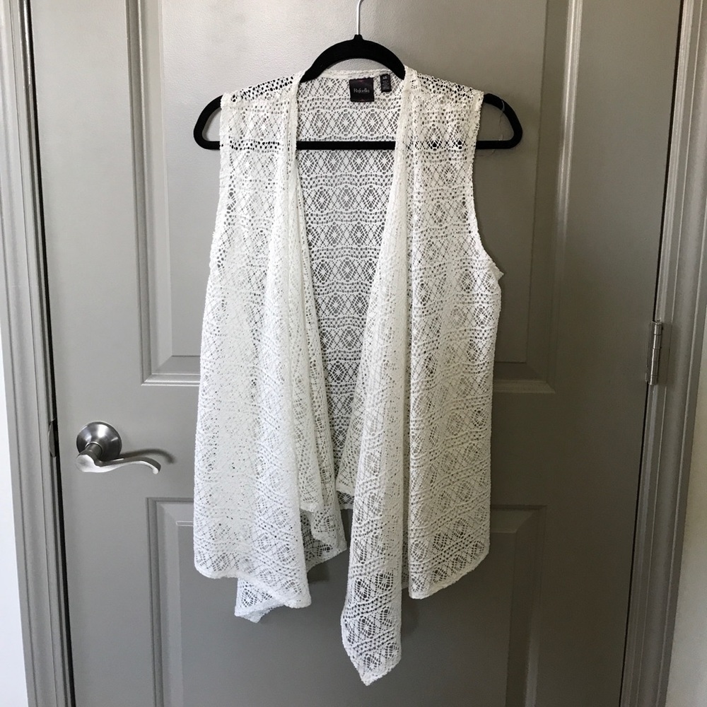 White lace vest