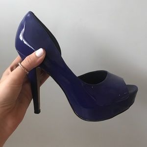 Jessica Simpson Navy heels!