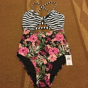 NWT Abercrombie & Fitch one piece swimsuit