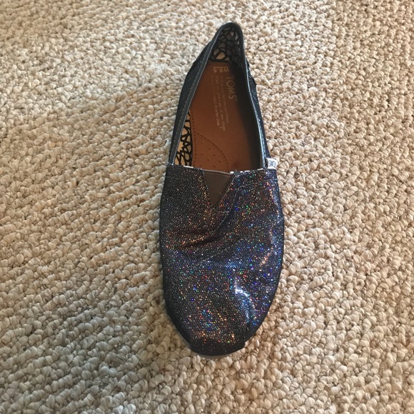 Shoes - Picture 2 of 3