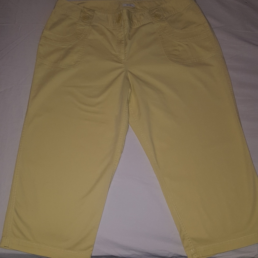 Capri pants