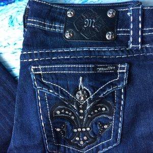 Miss Me Jeans Flap Pocket Fleur De Lis  30 x 35