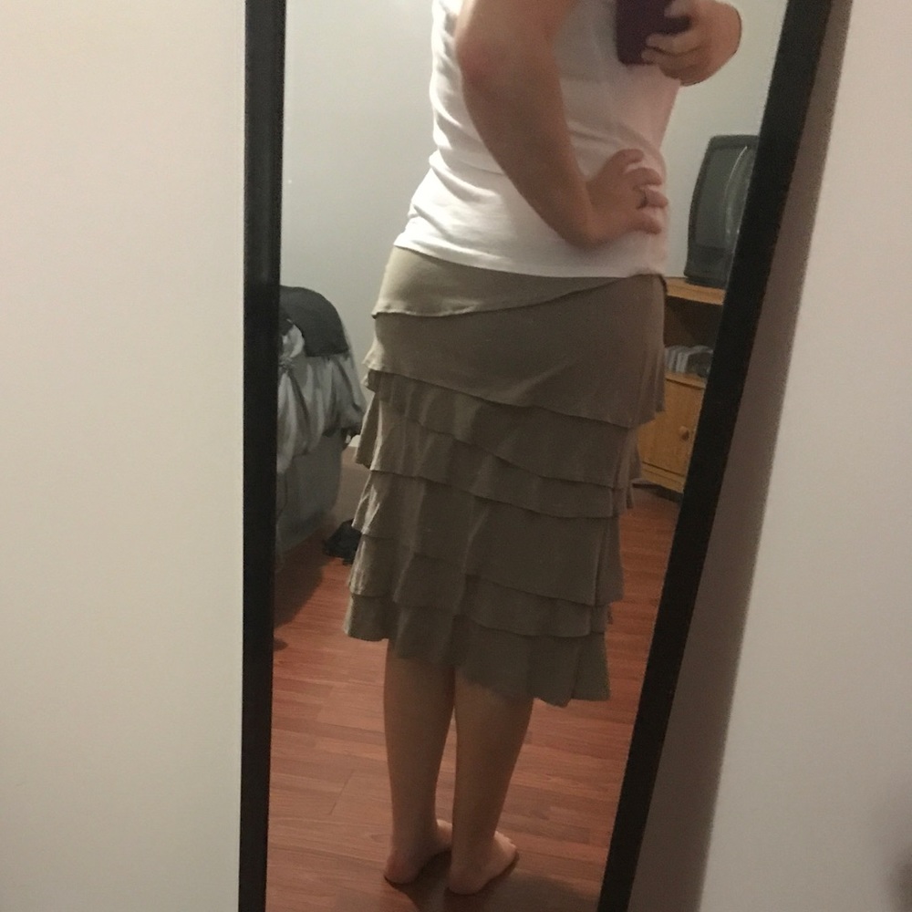 Merona Midi tan/beige skirt 😍 - Picture 2 of 4