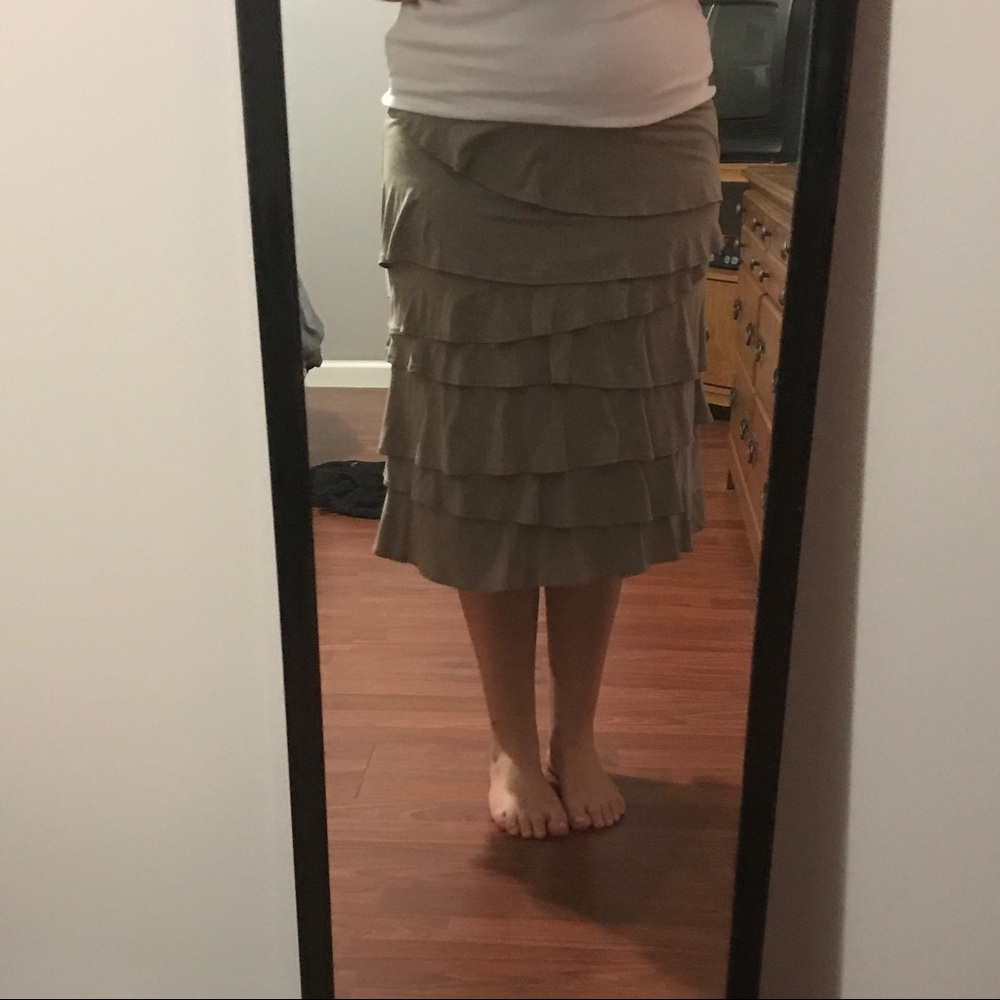 Merona Midi tan/beige skirt 😍 - Picture 3 of 4