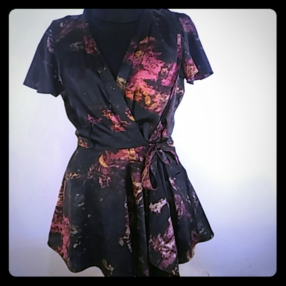 CALVIN KLEIN Short Sleeve Floral Wrap Blouse Sz M