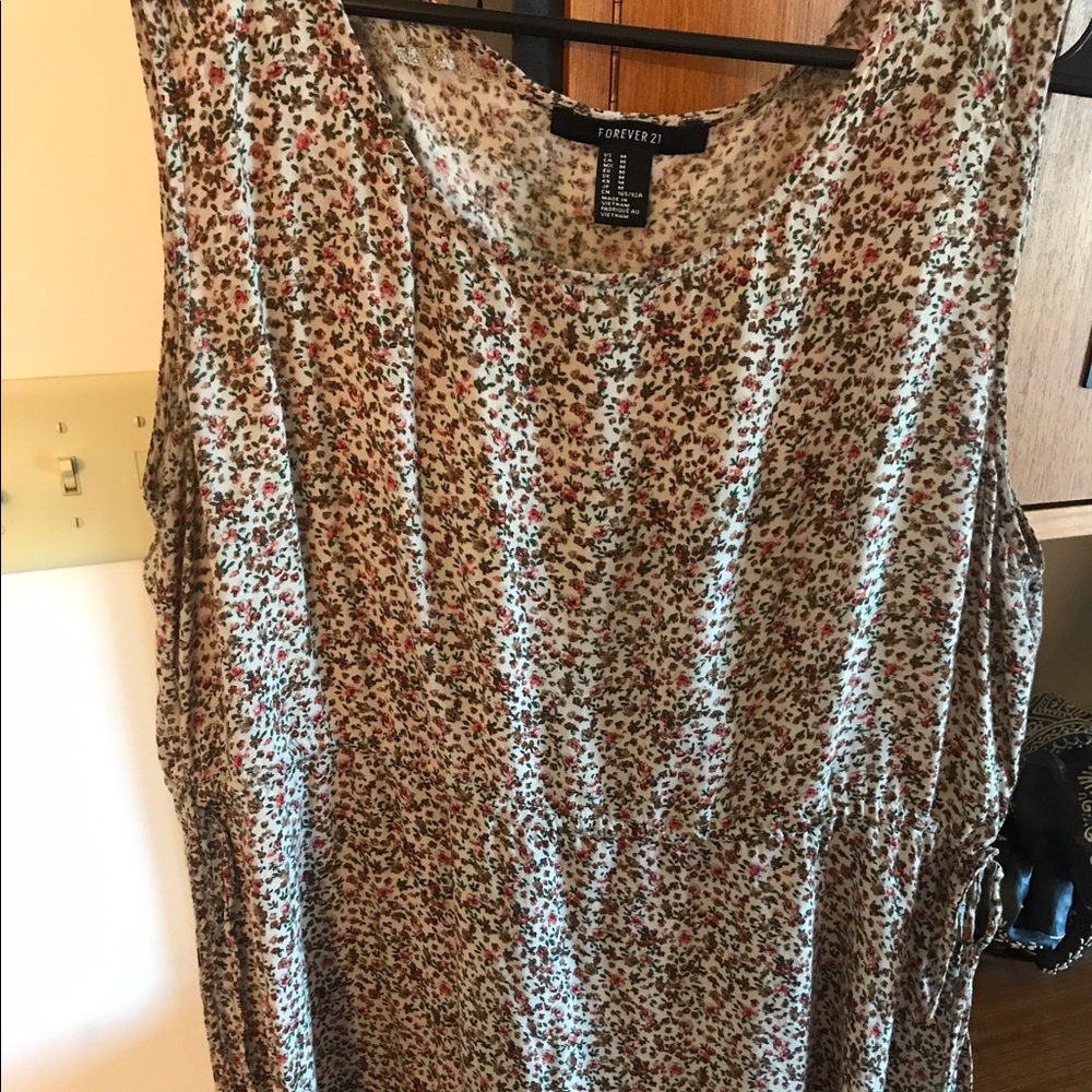Forever 21 floral top