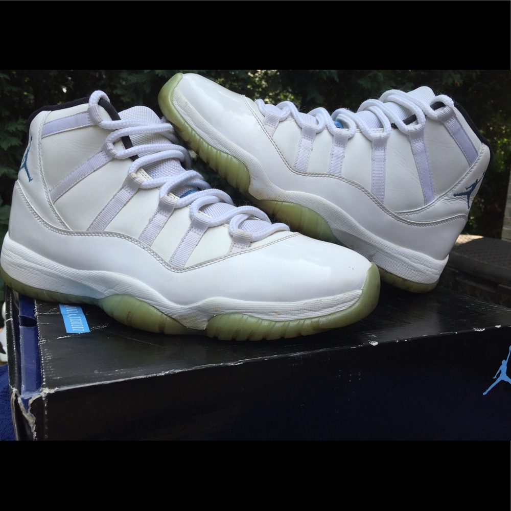 Jordan 11 Legend Blue