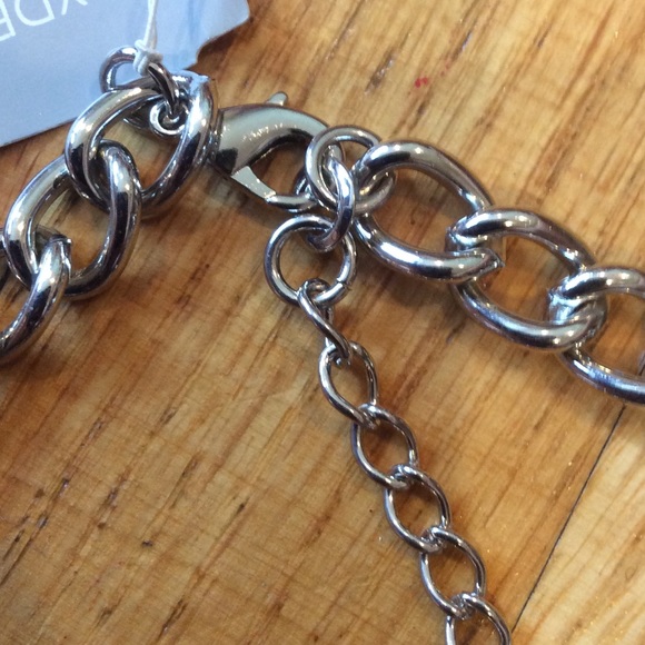 Necklace - Picture 2 of 3