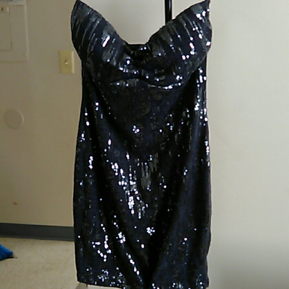 Body fitting dress strapless top