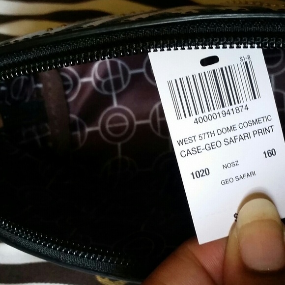 New Henri Bendel West57th StuddedDome CosmeticCase - Picture 3 of 5