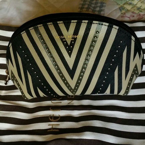 henri bendel Handbags - New Henri Bendel West57th StuddedDome CosmeticCase