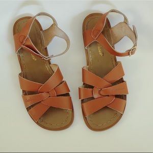 Saltwater Sandals Size 7.5