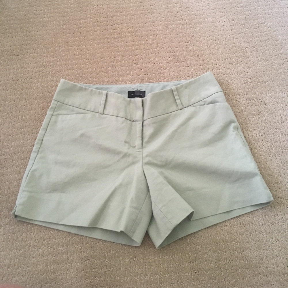 The Limited seafoam dress shorts size 8