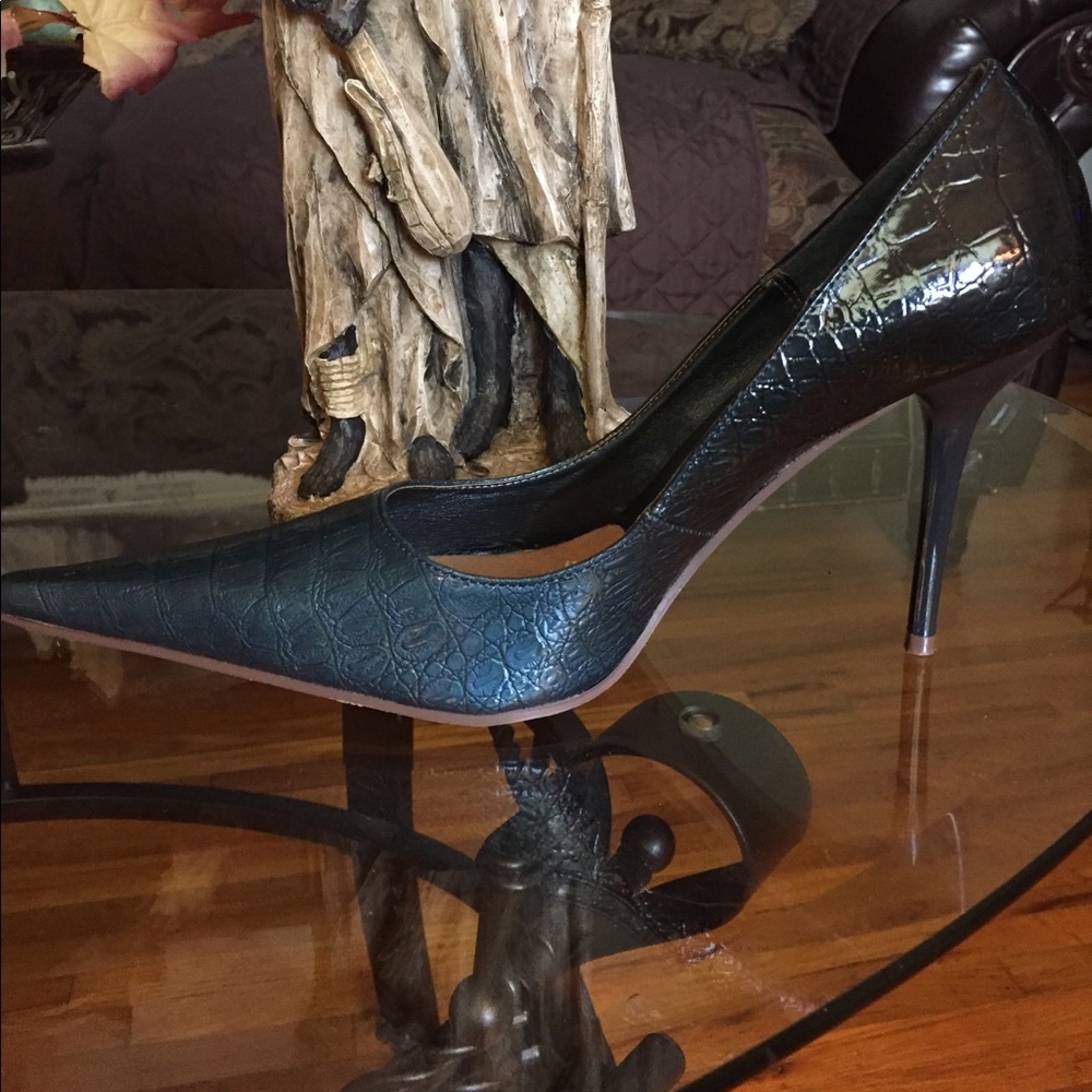 Crocodile Print Pumps