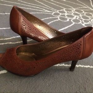 Kelly & Katie Heels