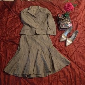BCBG SUPER SEXY Flowy vintage skirt w jacket!