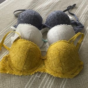 Three Gilligan & O'Malley Push-up Bras (32 A)