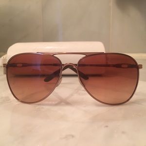 Authentic Oakley Aviator Sunglasses and Case