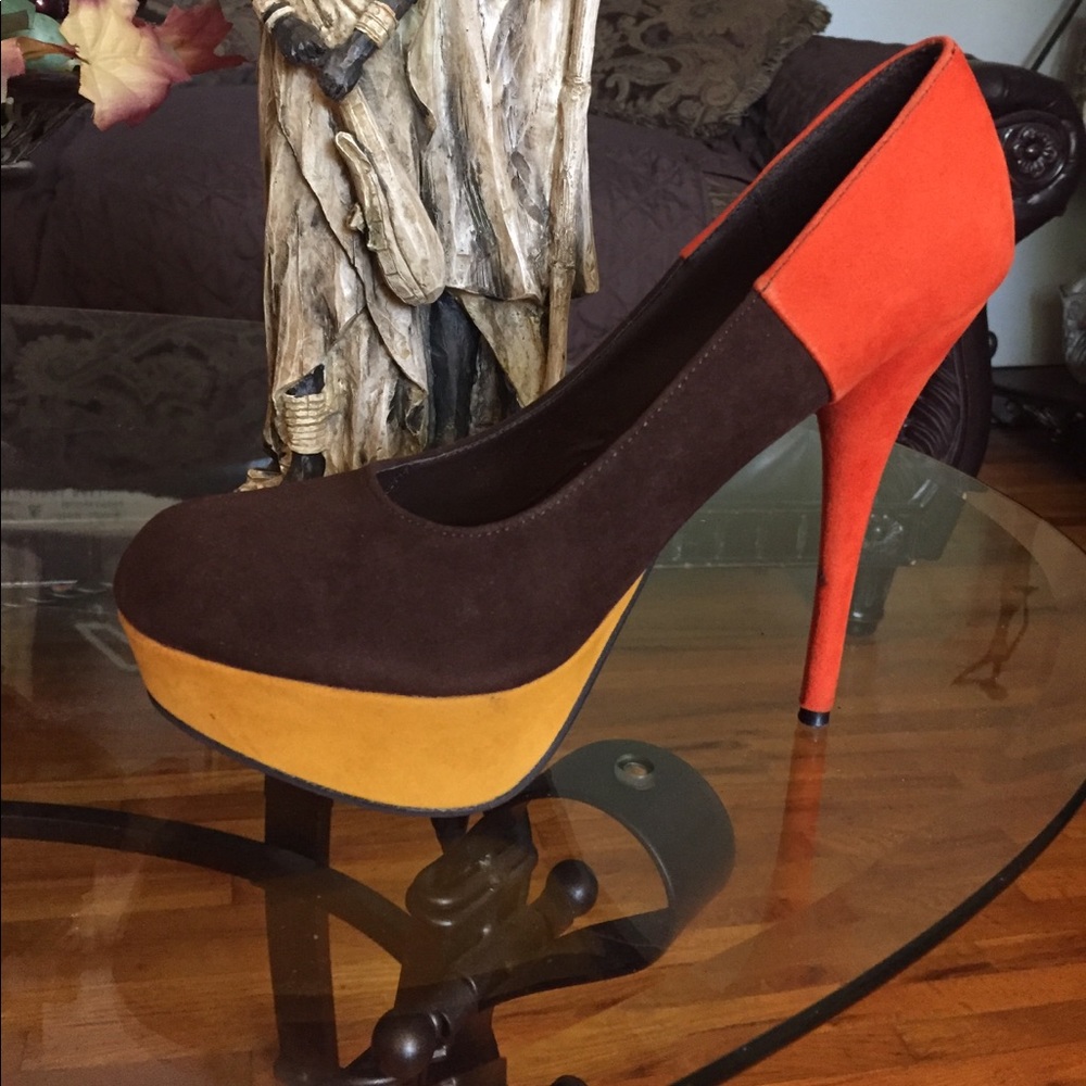 Multicolored Platform Pump