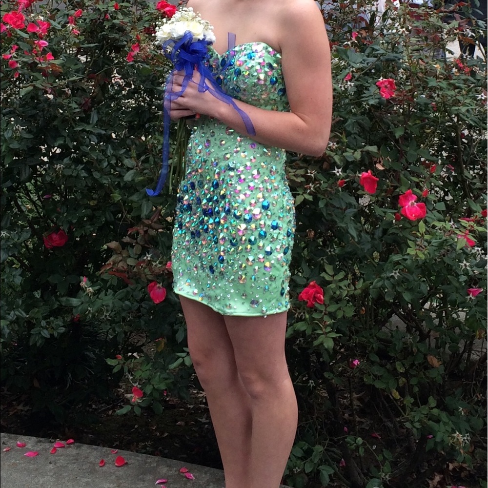 Dress - Picture 2 of 2