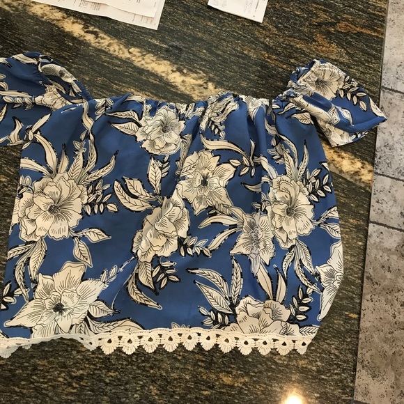 Never worn Lovers + Friends Top Small - Picture 3 of 4