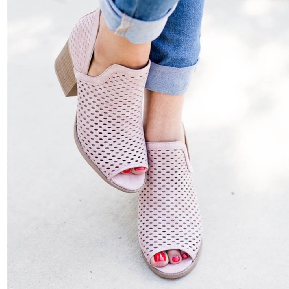 Mauve Mesh cut out peep toe ankle bootie - Picture 2 of 4