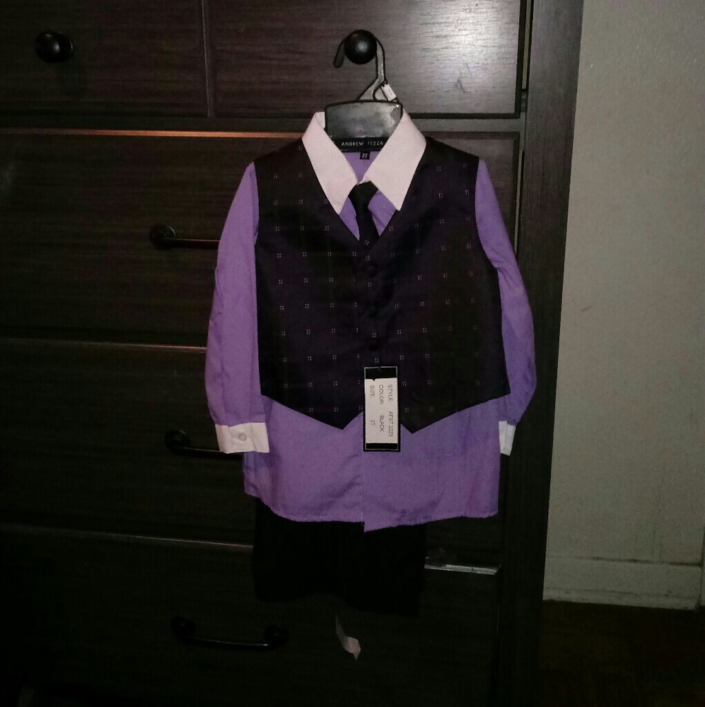 Nwt toddlers suit