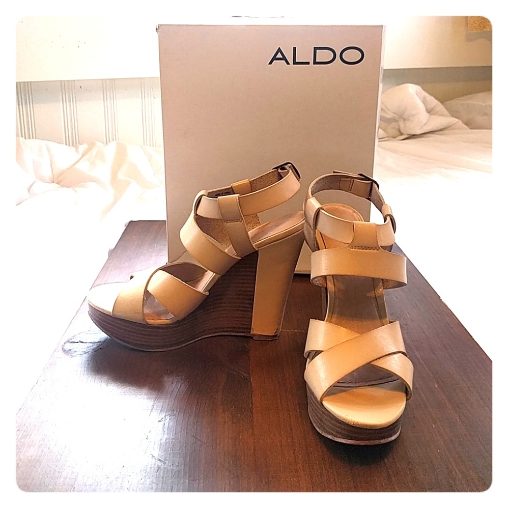 💅ALDO Nude Wedge Sandals💅
