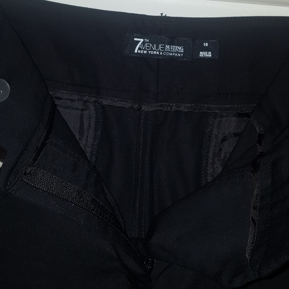 Shorts - Picture 2 of 3