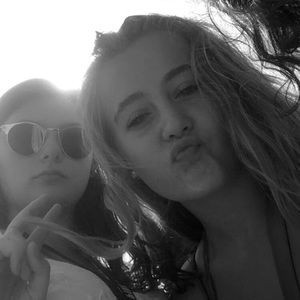 Meet your Posher, Charli