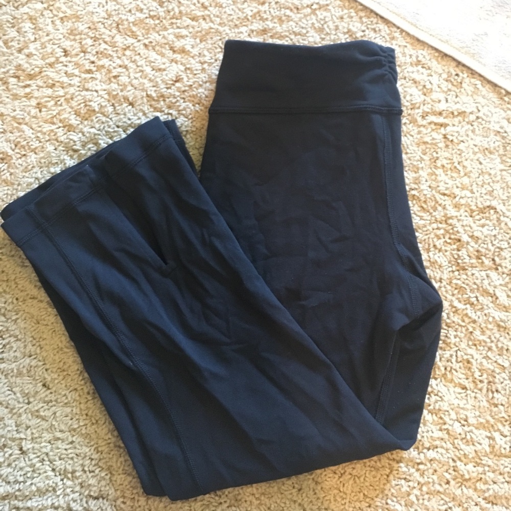 Lululemon Capri leggings (with slits in back)