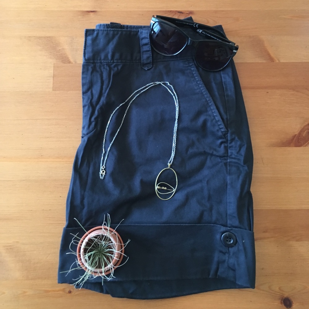 Uniqlo cuffed navy blue shorts