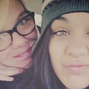 Meet your Posher, Dakota