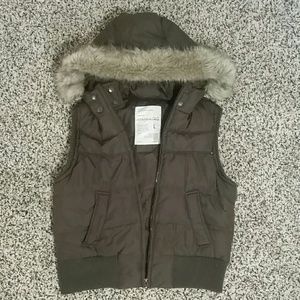 Aeropostale fur vest
