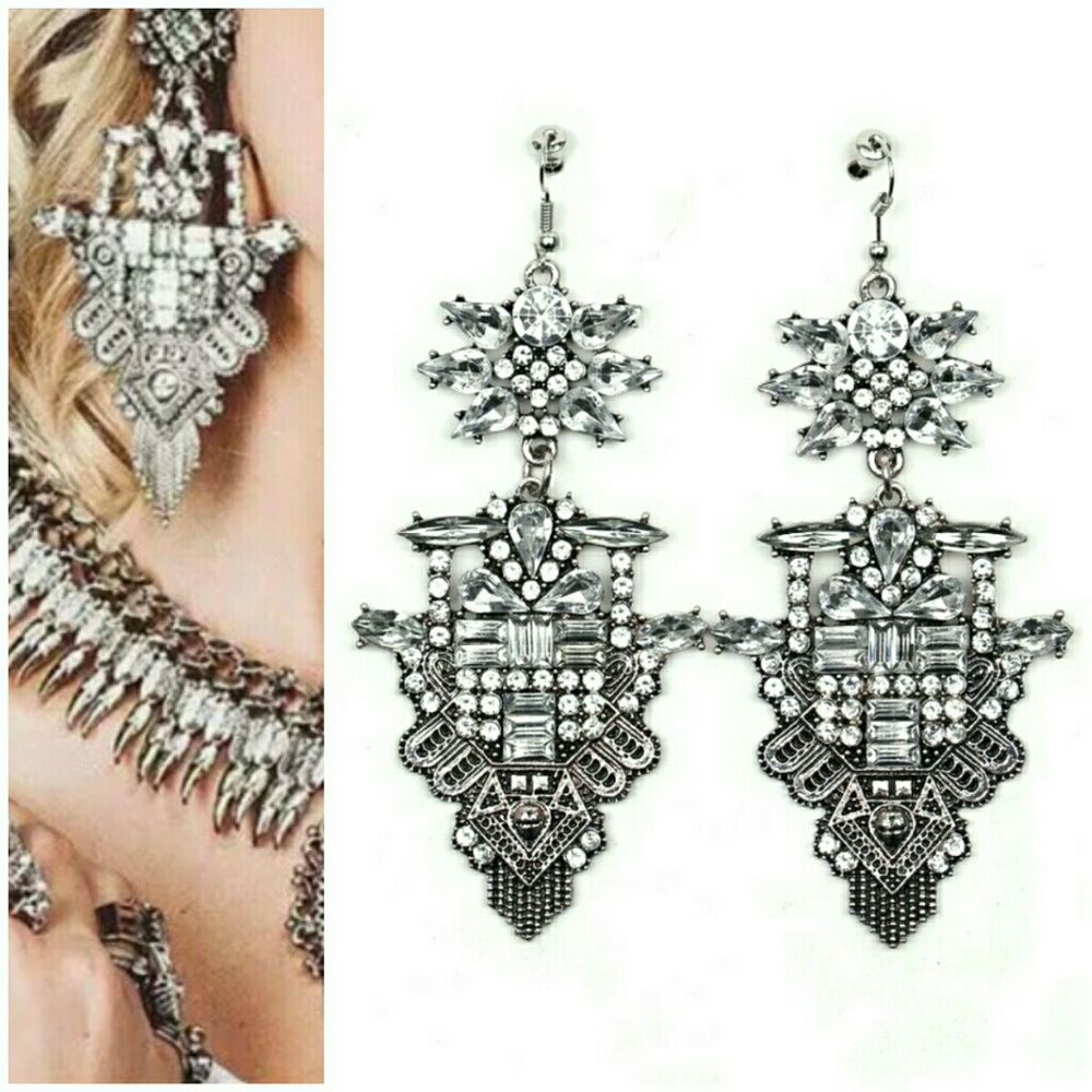 NEW Stunning silver crystal dangle party earrings