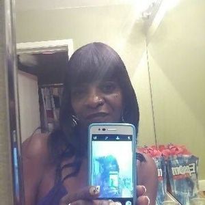 Meet your Posher, Yvette